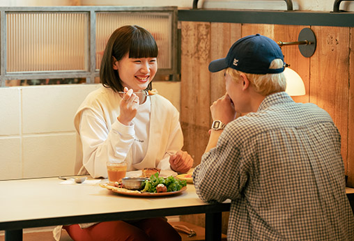 カフェでの楽しいひとときをプレゼント