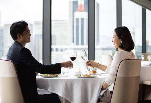 2人での特別な食事の時間を贈る