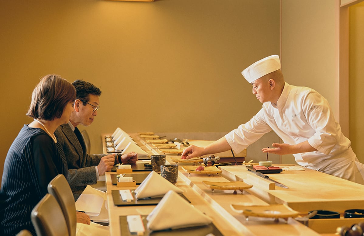 ラグジュアリーホテルで味わう、にぎりたての寿司
